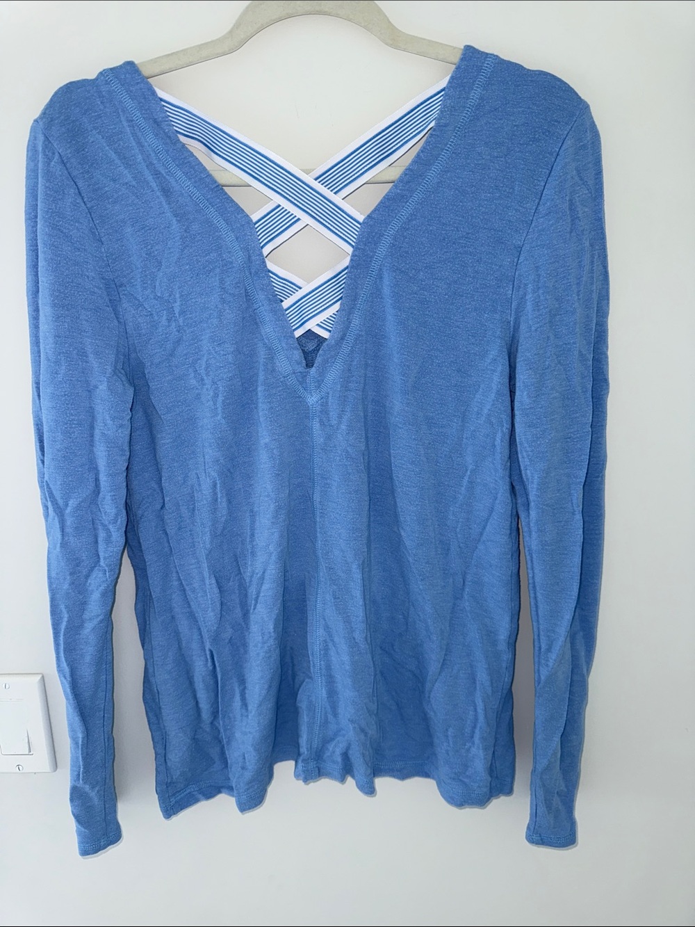 Lilly Pulitzer Blue V-Neck Long Sleeve Top with White Crisscross Back - Picture 2 of 3